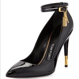 ⛔️SOLD⛔️💯 authentic Tom Ford Padlock Pumps Sz 40